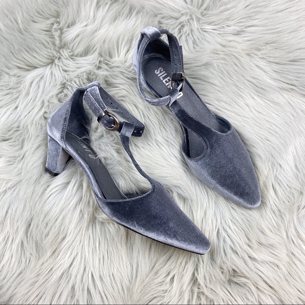 NEW Silent D Velour Mary Jane Heel Gray